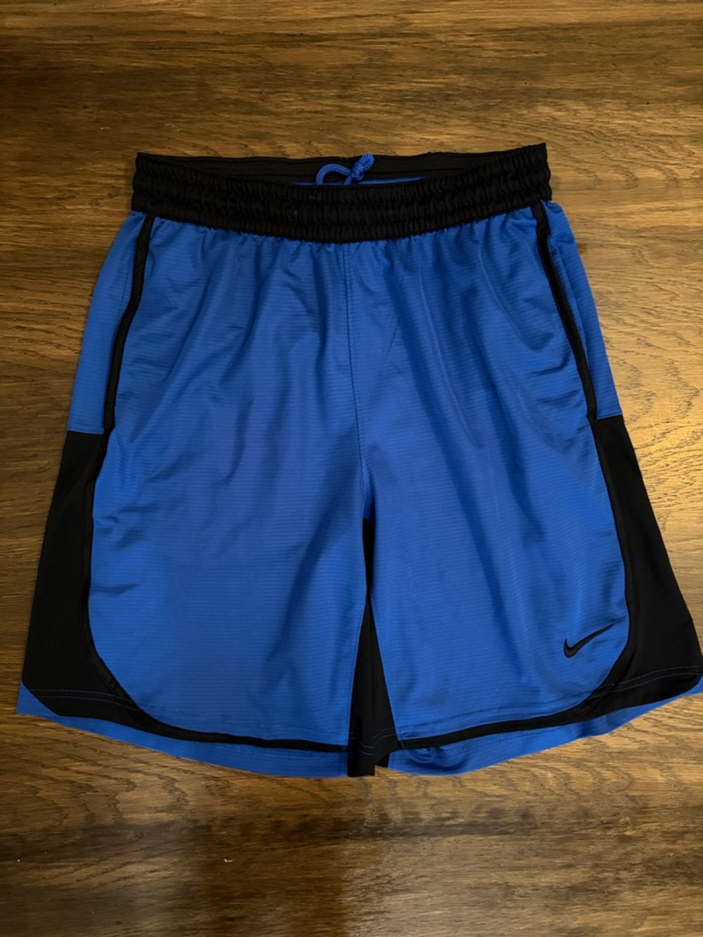 Nike Men’s Royal Blue Athletic Shorts with Black Accents Size Large